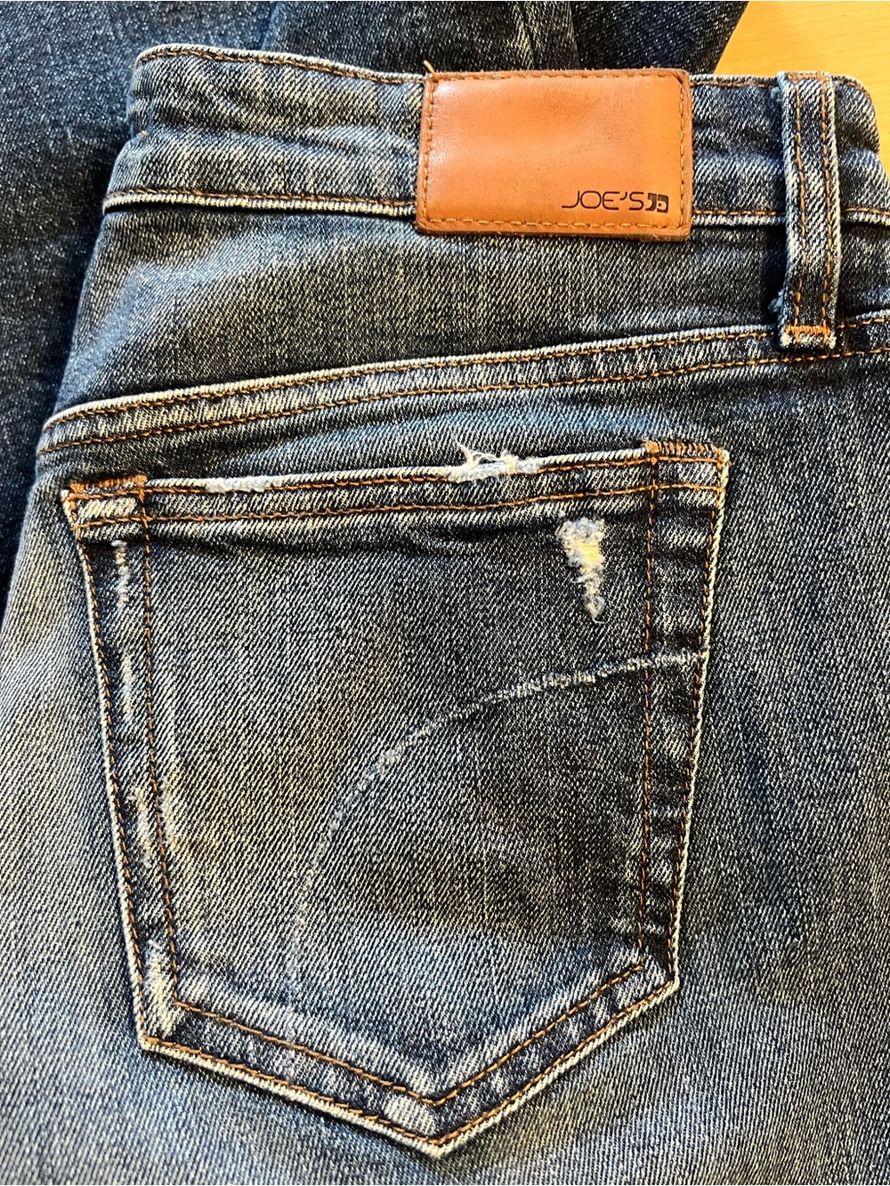 Joe's Jeans women's Washed Blue boyfriend Fit Jeans - crop